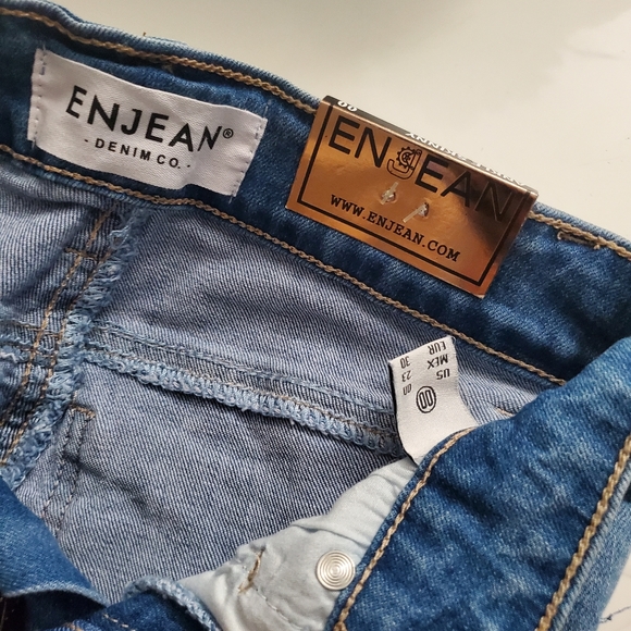 Junior Sculpting Stretch High-Rise Destructed Jeans - Picture 8 of 16